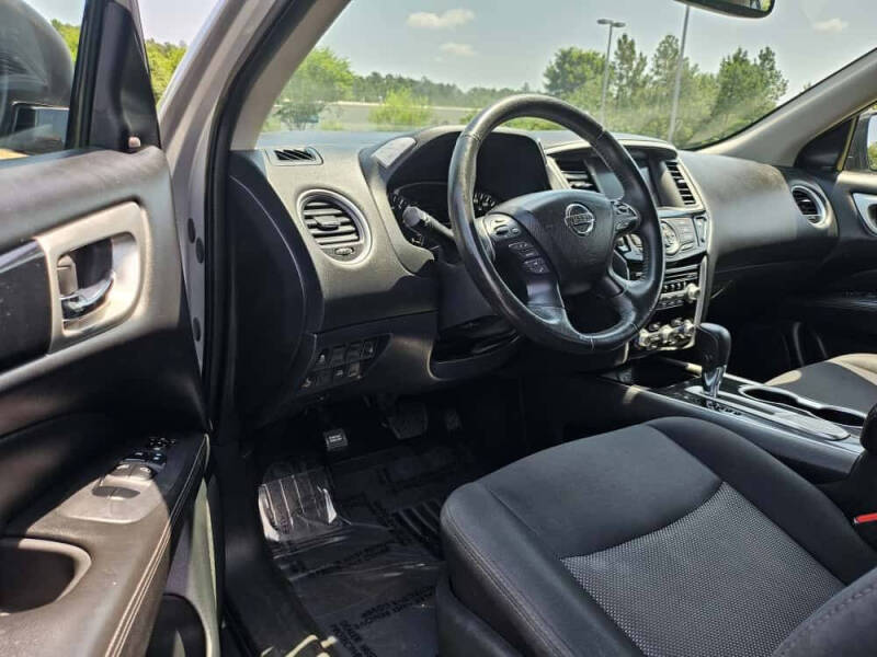 2019 Nissan Pathfinder SV