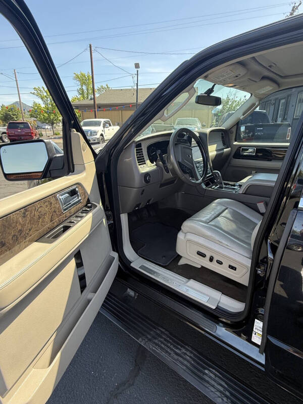 2017 Lincoln Navigator Select - Photo 10