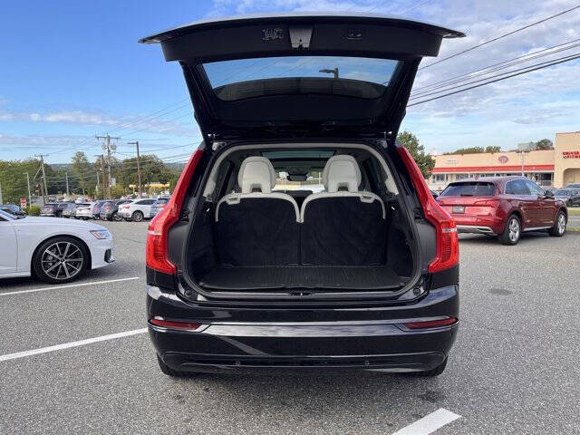 2023 Volvo XC90 Recharge T8 Ultimate Dark Theme