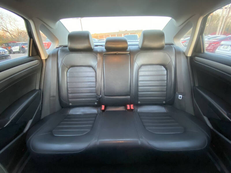 2015 Volkswagen Passat 1.8T SE