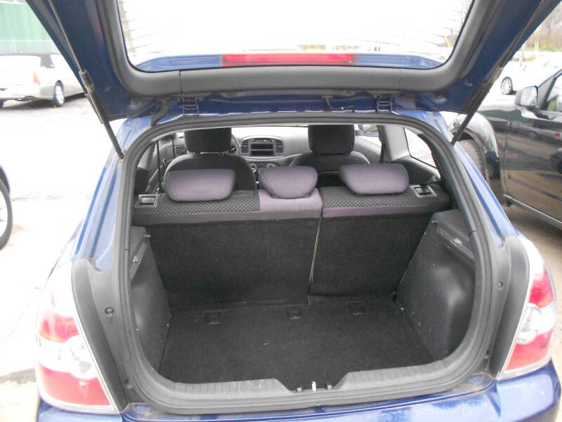 2010 Hyundai Accent Blue