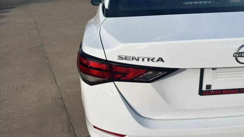 2024 Nissan Sentra SV photo 11