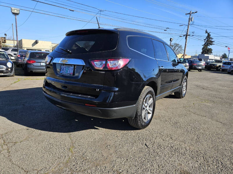 Used 2017 Chevrolet Traverse 2LT with VIN 1GNKVHKD3HJ272886 for sale in Salem, OR