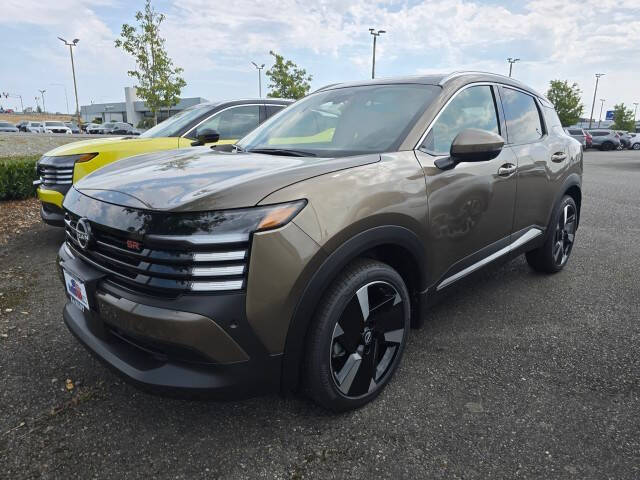 2025 Nissan Kicks SR