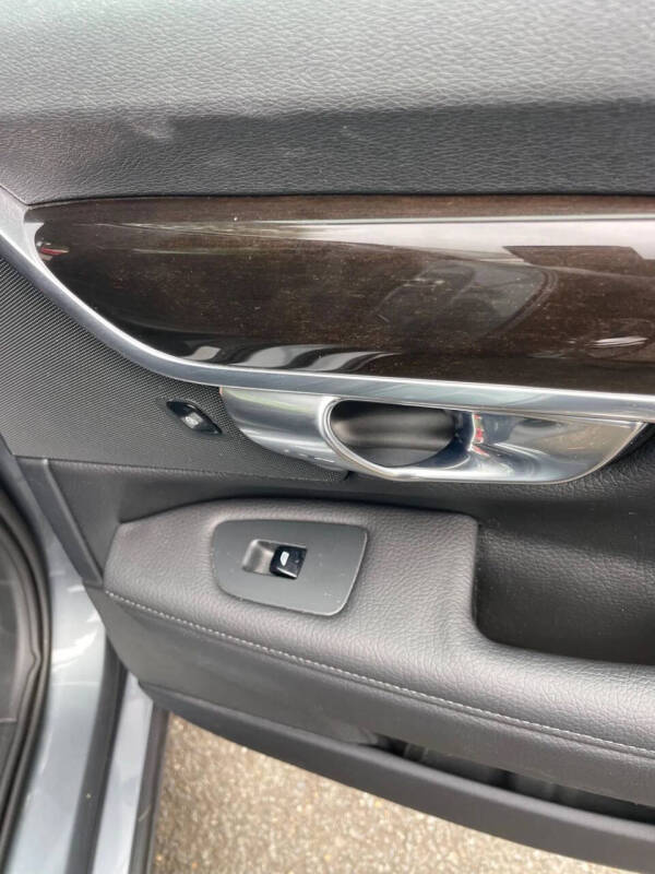 2017 Volvo S90 T5 Momentum