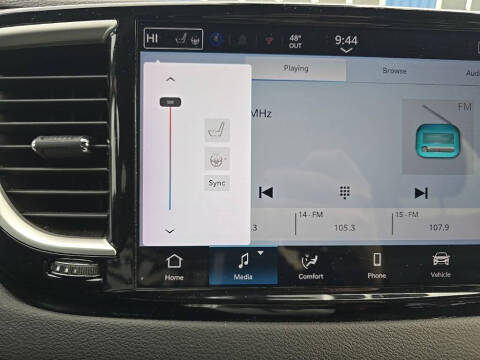 2025 Chrysler Pacifica Select