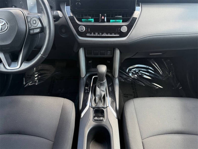 2024 Toyota Corolla Cross LE