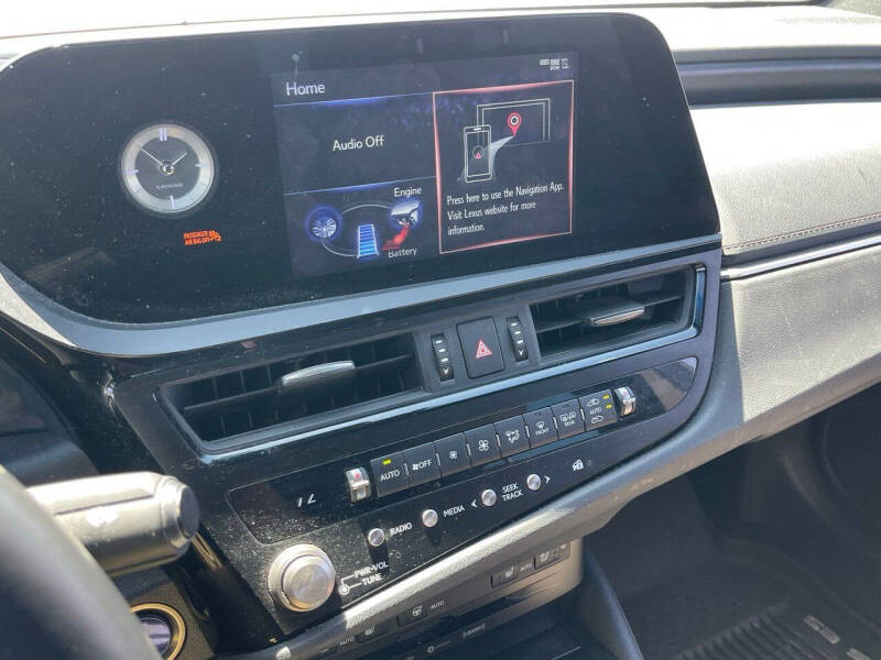 2022 Lexus ES 300h