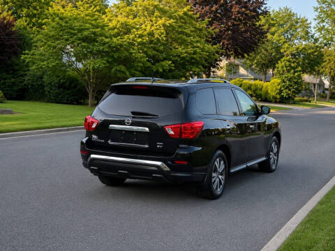 2017 Nissan Pathfinder SV