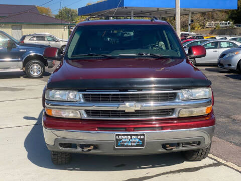 2003 Chevrolet Suburban for sale at Lewis Blvd Auto Sales in Sioux City IA
