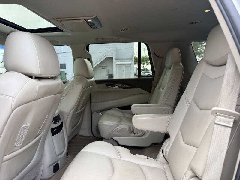 2016 Cadillac Escalade Luxury Collection