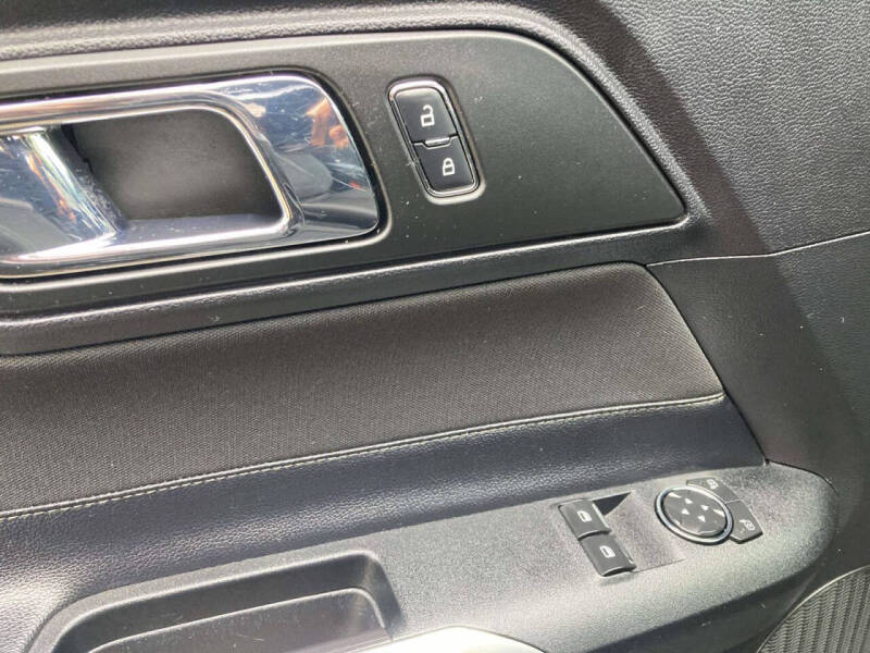 2015 Ford Mustang V6