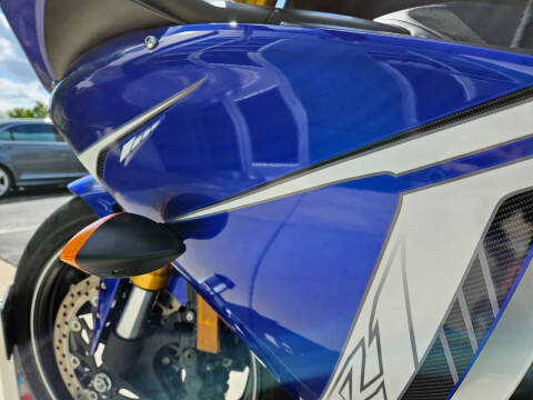 2011 Yamaha YZF-R1