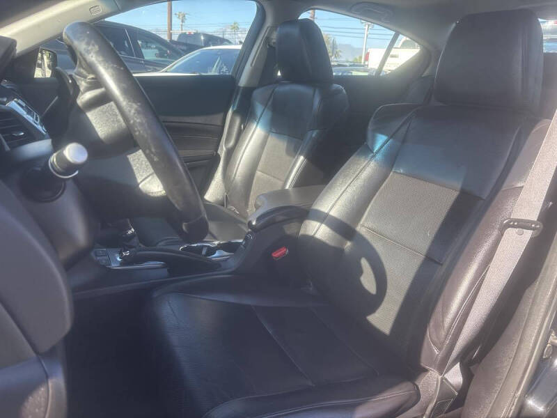 2013 Acura ILX 2.0L w/Premium