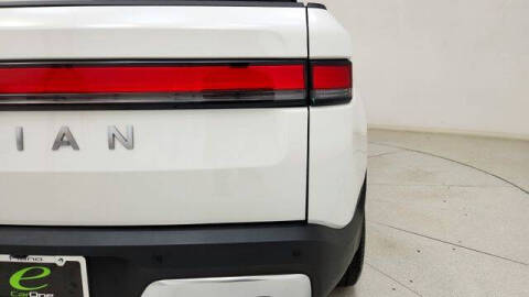 2025 Rivian R1T