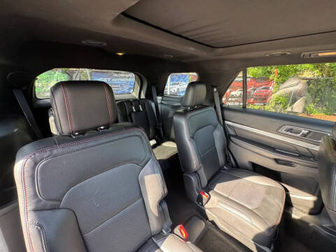 2017 Ford Explorer Sport