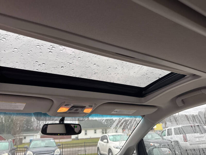 2012 Toyota Sienna XLE 7-Passenger Auto Access Seat