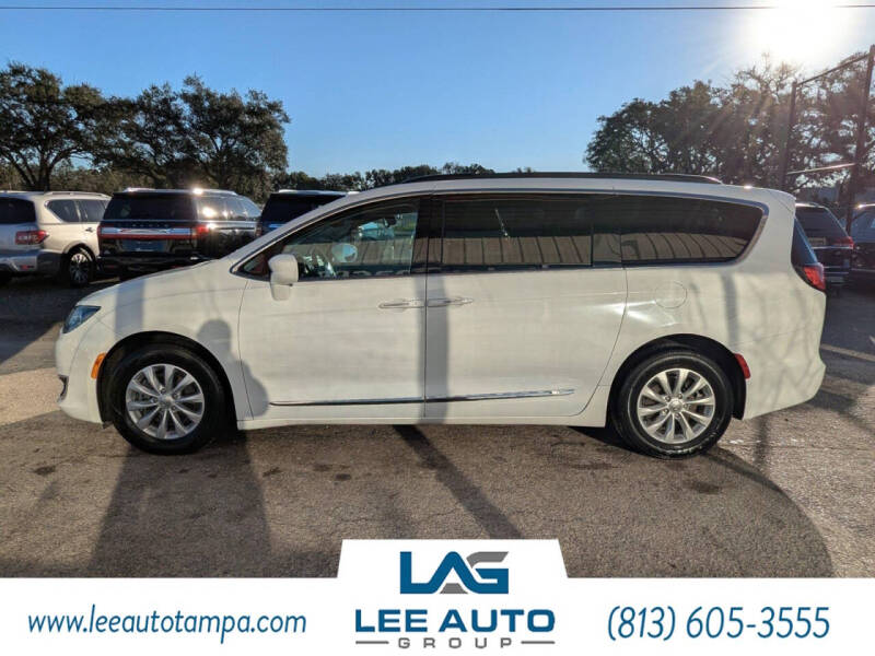 2017 Chrysler Pacifica Touring-L