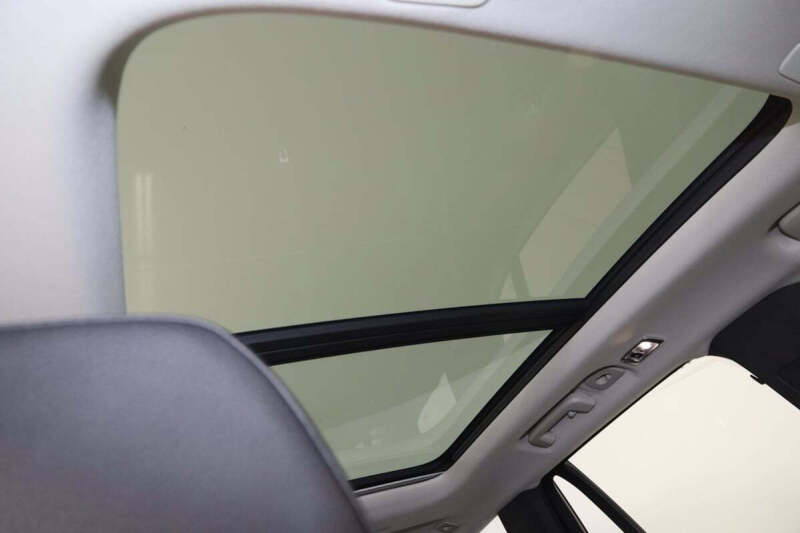 2022 Volvo XC90 T6 Momentum 7-Passenger