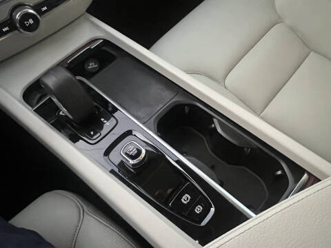 2022 Volvo S60 B5 Momentum