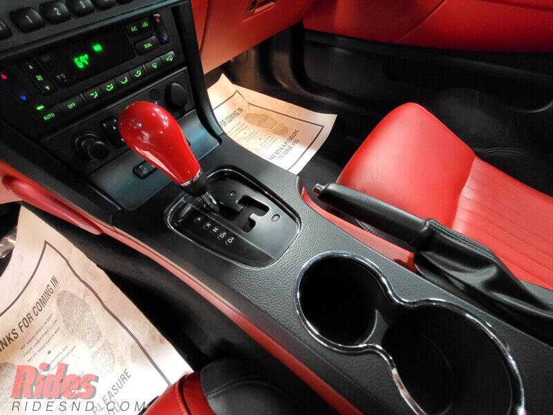 2004 Ford Thunderbird Deluxe