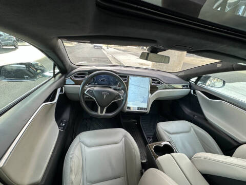 2015 Tesla Model S 70