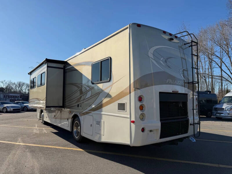 2012 Freightliner XCS Chassis