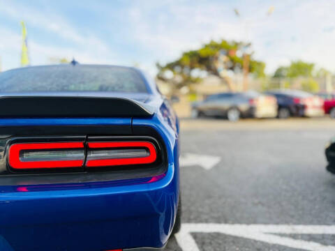 2018 Dodge Challenger SXT Plus