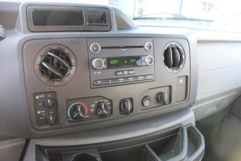 2013 Ford E-Series E-350 SD XLT