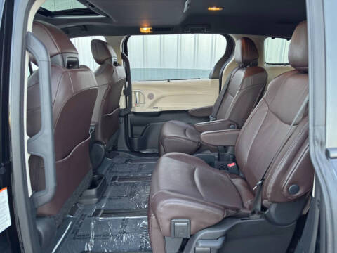 2024 Toyota Sienna Platinum 7-Passenger
