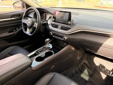 2025 Nissan Altima 2.5 SR