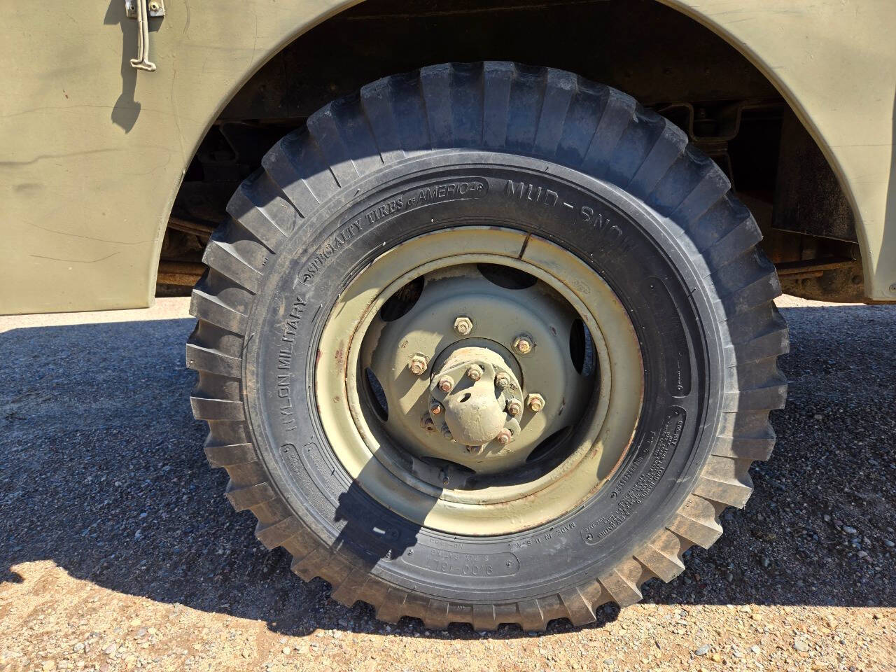 1971 Jeep M724 38