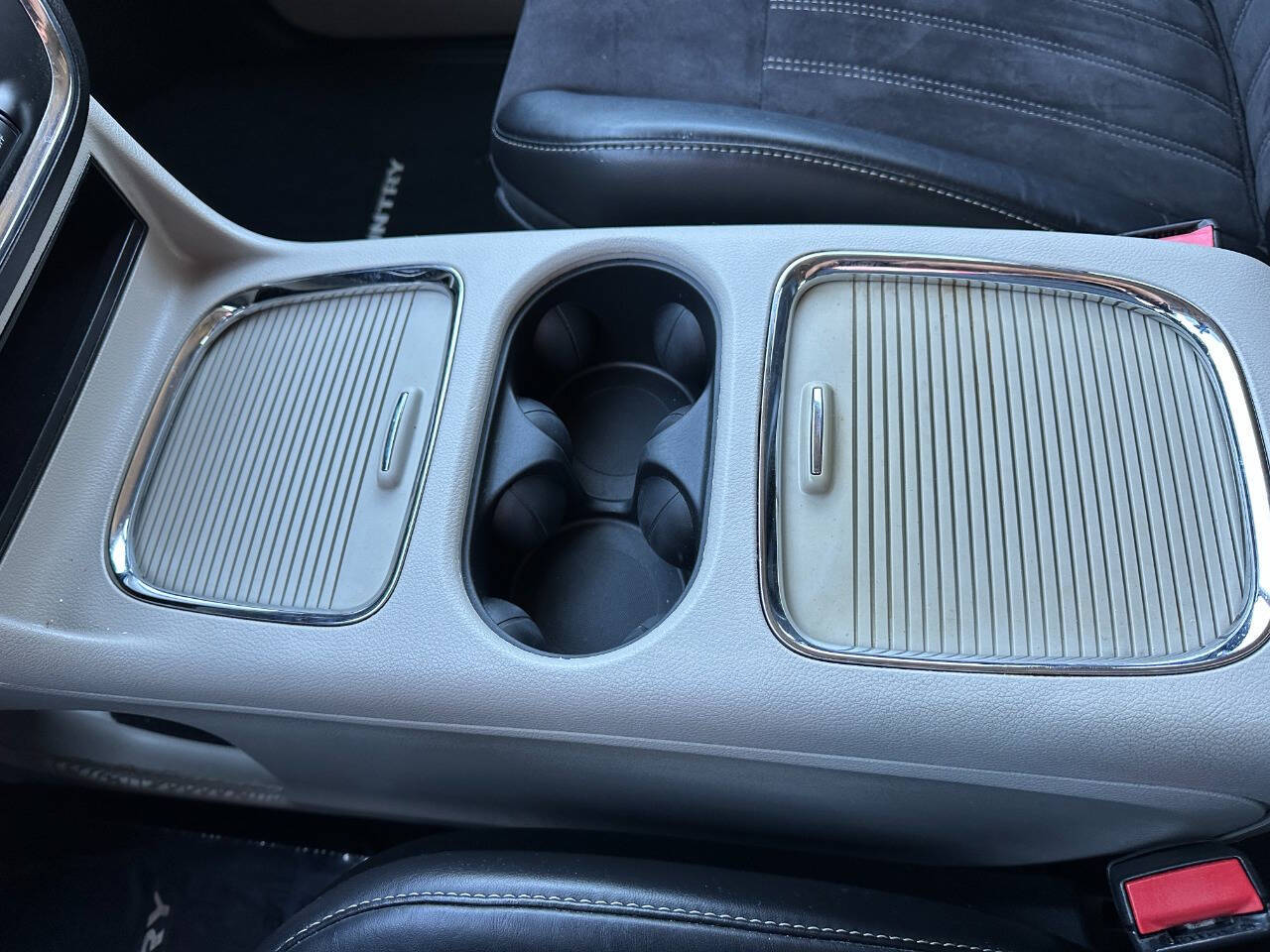 ChryslerTown and Country46