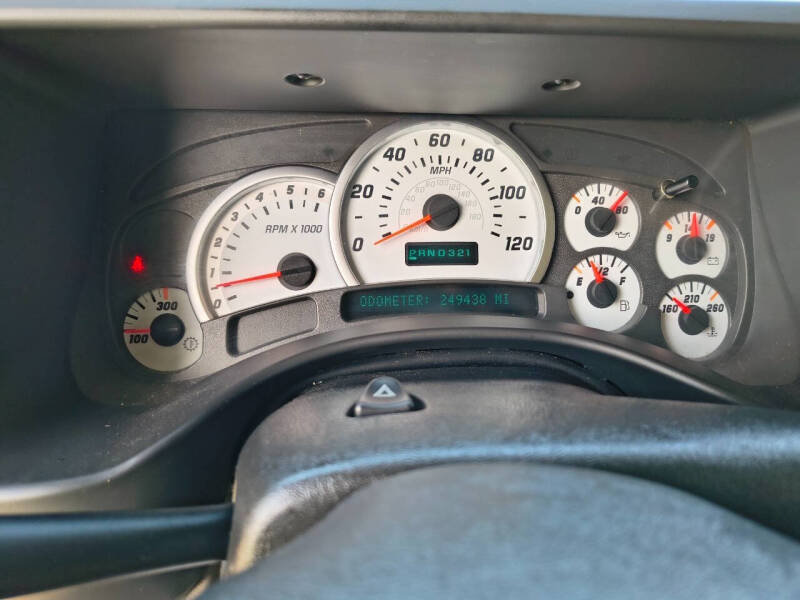 2004 HUMMER H2