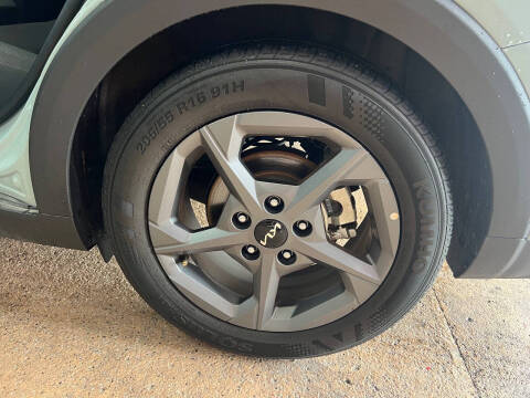 2025 Kia K4 LX