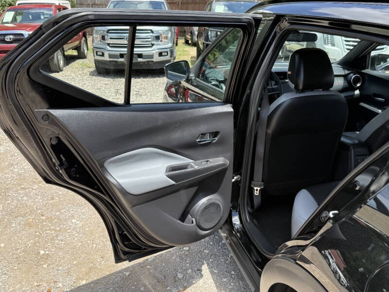 2024 Nissan Kicks SR