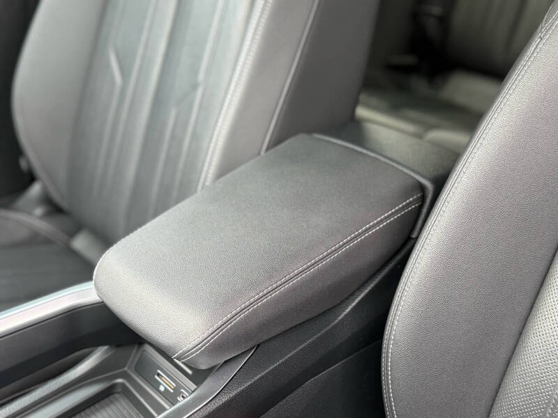 2019 Audi e-tron quattro Premium Plus