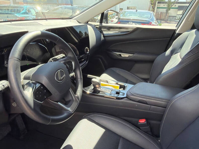 2025 Lexus NX 350h Premium