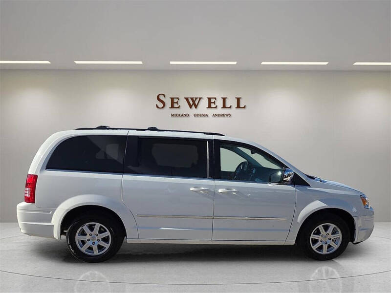 2010 Chrysler Town and Country Touring