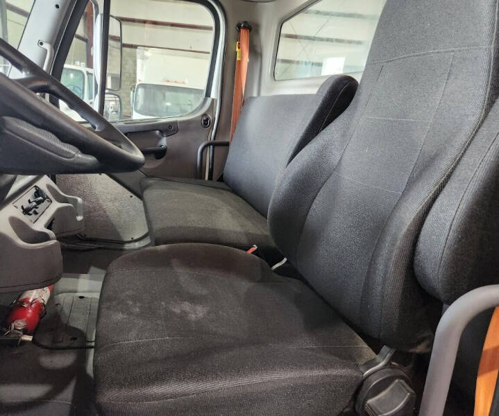 2016 Freightliner M2 106