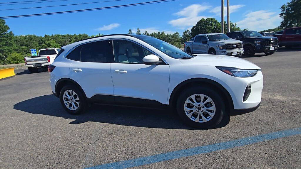 White 2023 Ford Escape Active AWD Active 4dr SUV 21