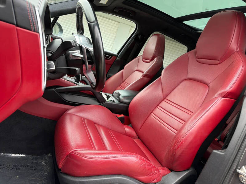 2021 Porsche Cayenne GTS