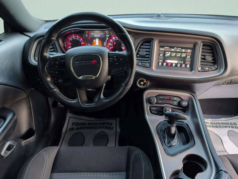 2022 Dodge Challenger SXT