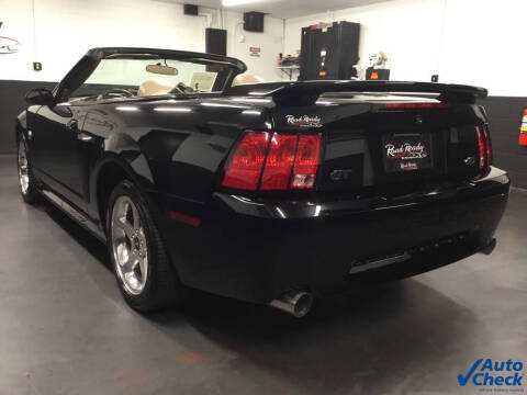 2004 Ford Mustang GT Deluxe