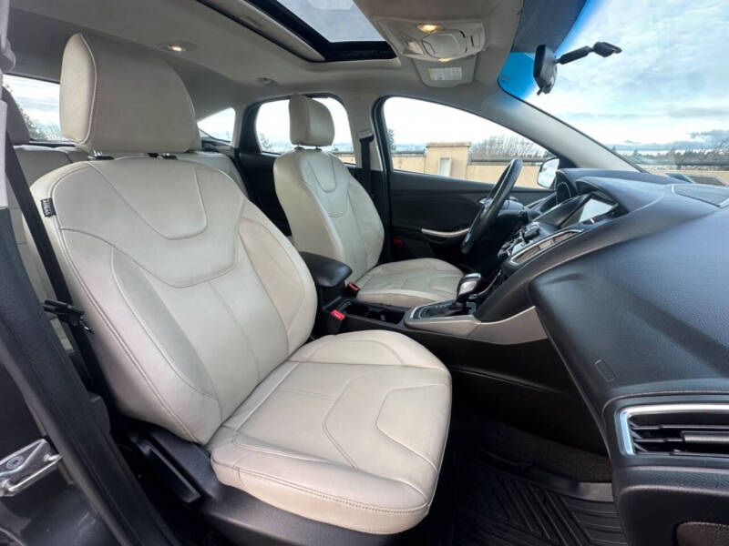 2017 Ford Focus Titanium