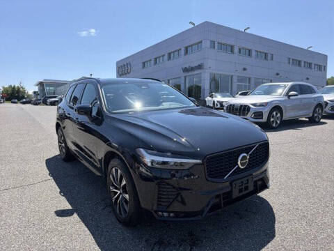 2024 Volvo XC60 B5 Core Dark Theme