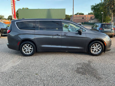 2021 Chrysler Voyager LX