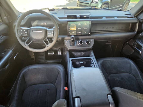 2024 Land Rover Defender 110 V8 P525