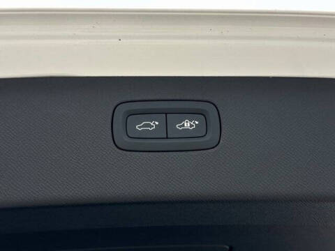 2025 Volvo XC90 T8 Plus Bright Theme 7P