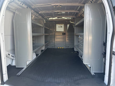 2025 Chevrolet Express 2500